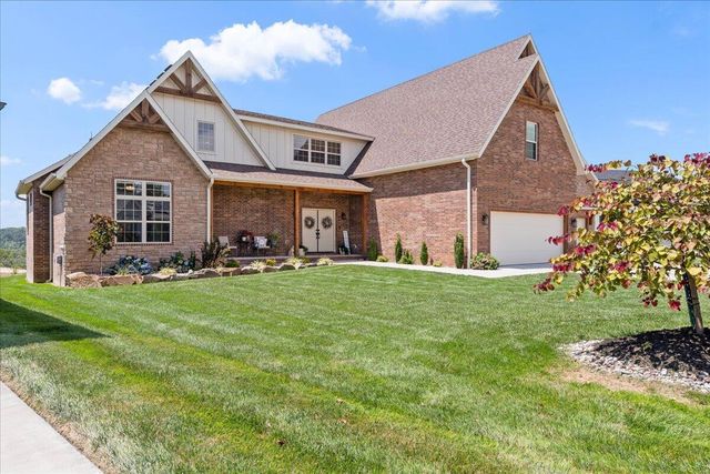 1732 W Silver Oak Drive, Springfield, MO 65810
