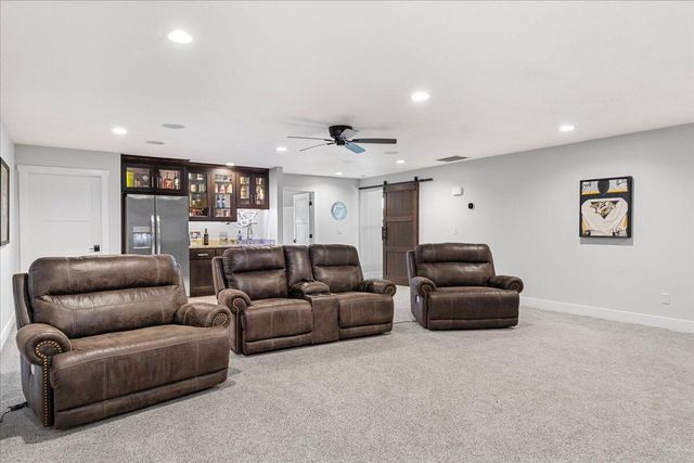 1732 W Silver Oak Drive, Springfield, MO 65810