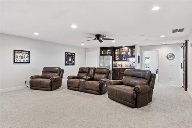 1732 W Silver Oak Drive, Springfield, MO 65810