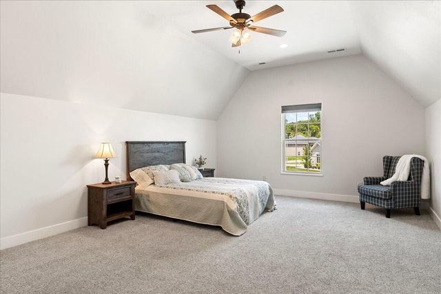 1732 W Silver Oak Drive, Springfield, MO 65810