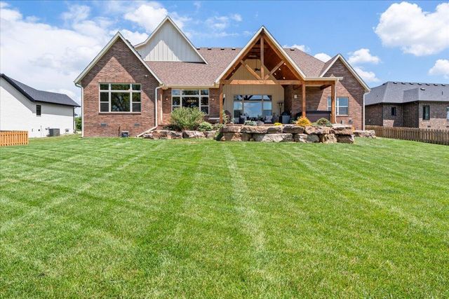 1732 W Silver Oak Drive, Springfield, MO 65810