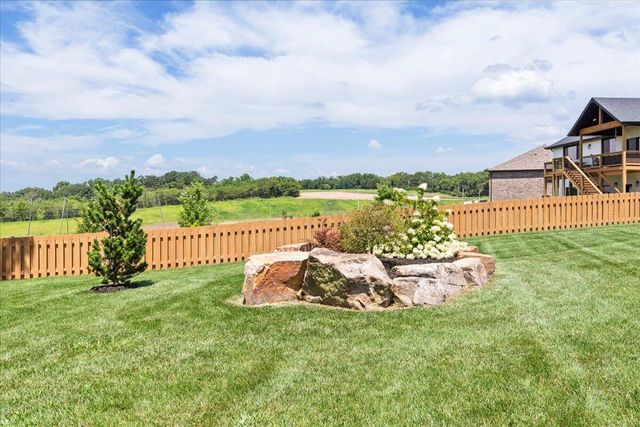 1732 W Silver Oak Drive, Springfield, MO 65810