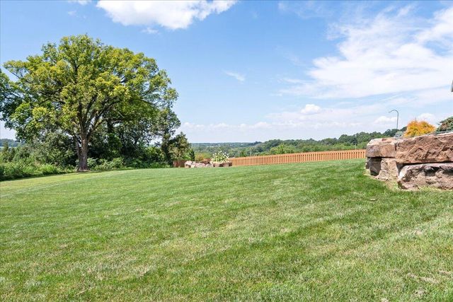 1732 W Silver Oak Drive, Springfield, MO 65810