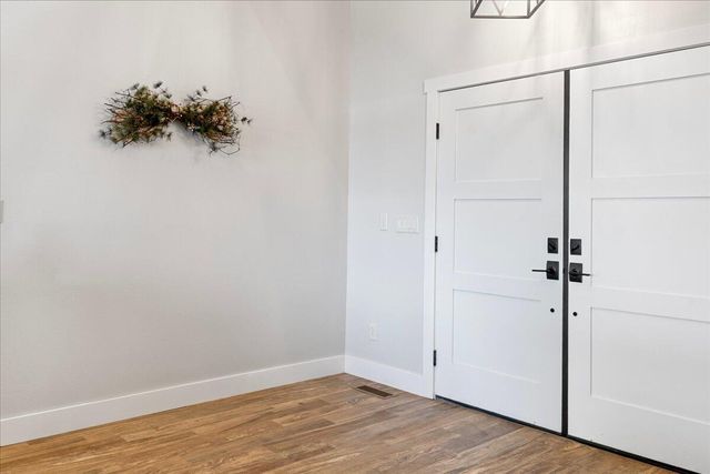 1732 W Silver Oak Drive, Springfield, MO 65810