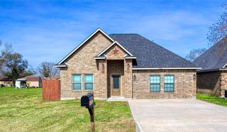 1206 N Avenue L, Freeport, TX 77541