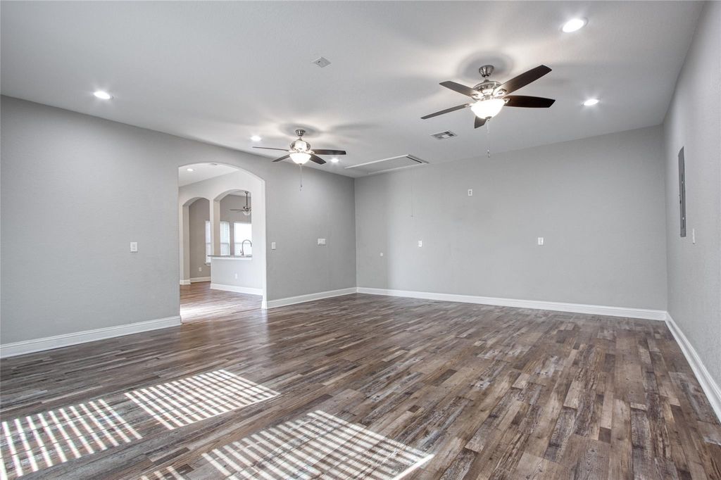 Image 10 of property listing at 1206 N Avenue L, Freeport, TX 77541