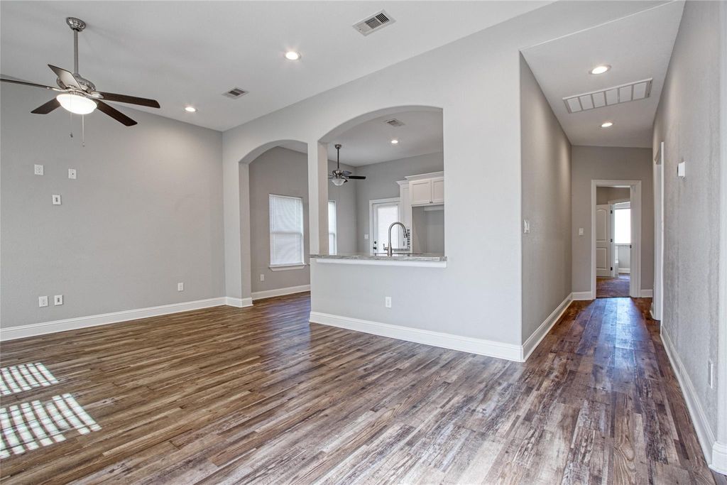 Image 2 of property listing at 1206 N Avenue L, Freeport, TX 77541