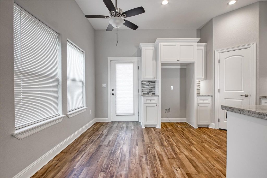 Image 7 of property listing at 1206 N Avenue L, Freeport, TX 77541