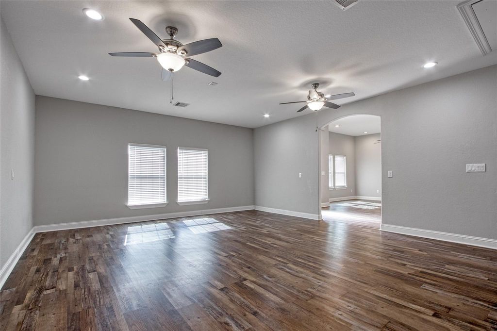 Image 9 of property listing at 1206 N Avenue L, Freeport, TX 77541