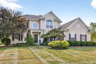 2948 Prairie Drive, Lewis Center, OH 43035