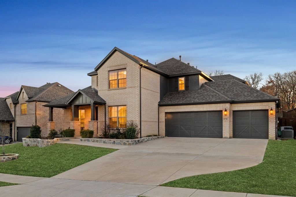 10736 Smoky Oak Trail, Argyle, TX 76226