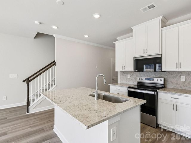 8132 Hidden Springs Trail, Charlotte, NC 28216