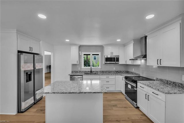 20 Ardmoor DR, Hampton, VA 23666