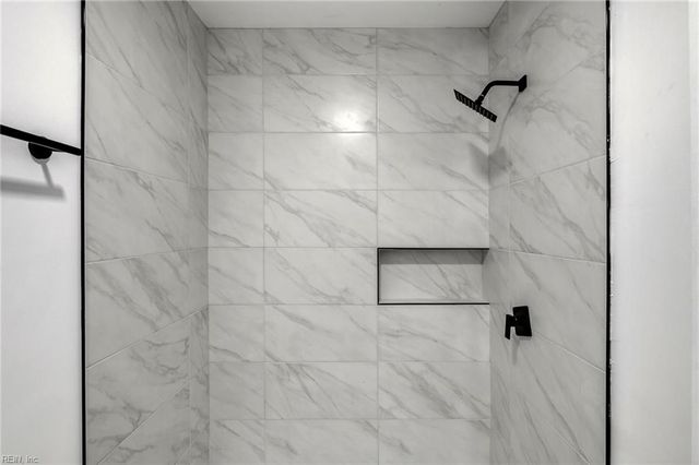 20 Ardmoor DR, Hampton, VA 23666