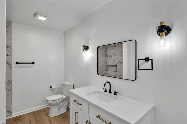 20 Ardmoor DR, Hampton, VA 23666