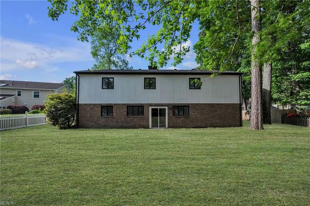 20 Ardmoor DR, Hampton, VA 23666