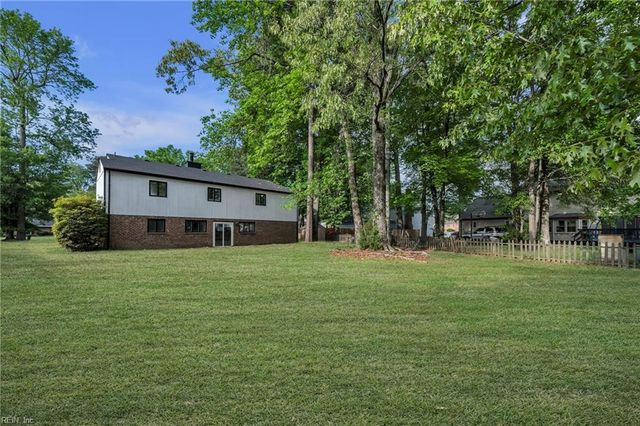 20 Ardmoor DR, Hampton, VA 23666