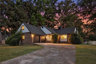 20 Ardmoor DR, Hampton, VA 23666
