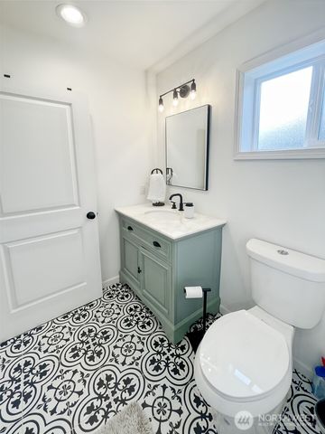 600 Harrison Street N, South Bend, WA 98586