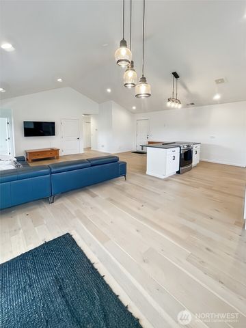 600 Harrison Street N, South Bend, WA 98586