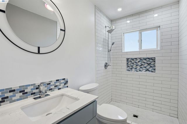 3021 Glynis Dr, Richmond, CA 94806