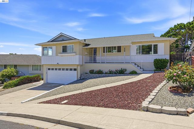 3021 Glynis Dr, Richmond, CA 94806