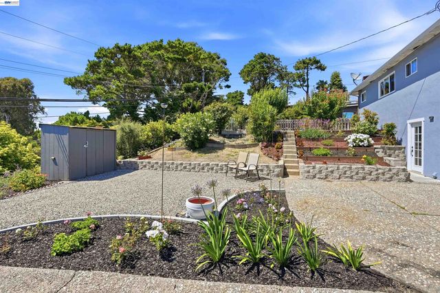 3021 Glynis Dr, Richmond, CA 94806
