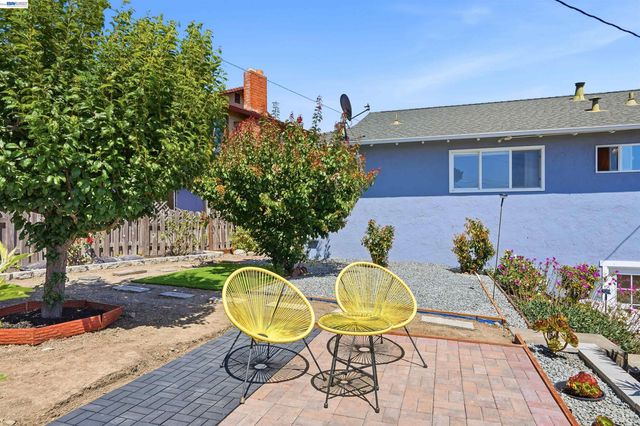3021 Glynis Dr, Richmond, CA 94806