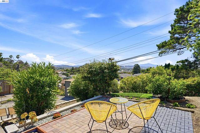 3021 Glynis Dr, Richmond, CA 94806