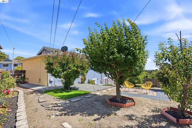 3021 Glynis Dr, Richmond, CA 94806