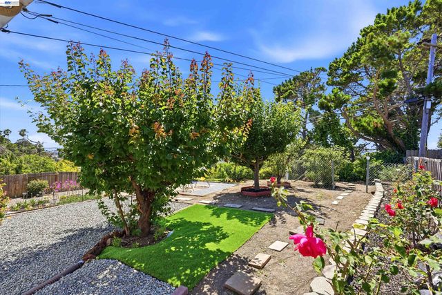 3021 Glynis Dr, Richmond, CA 94806