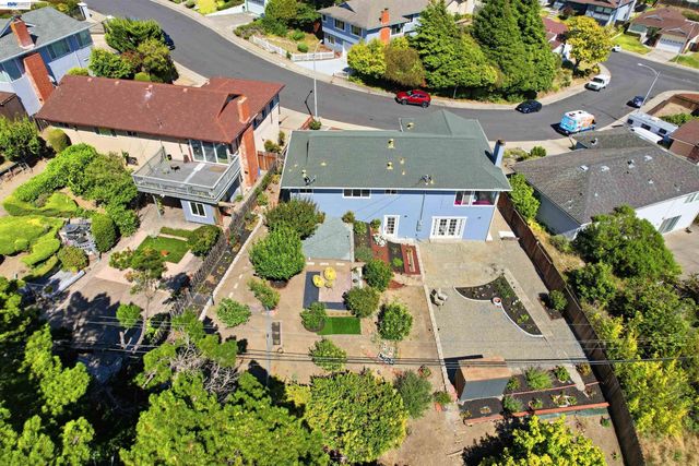 3021 Glynis Dr, Richmond, CA 94806