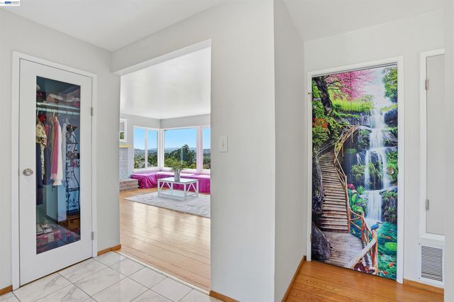 3021 Glynis Dr, Richmond, CA 94806