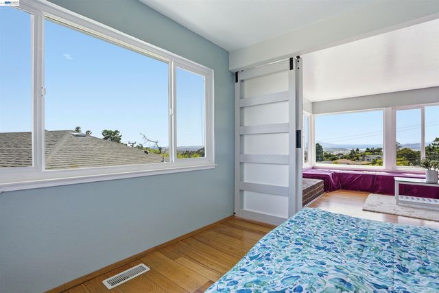 3021 Glynis Dr, Richmond, CA 94806