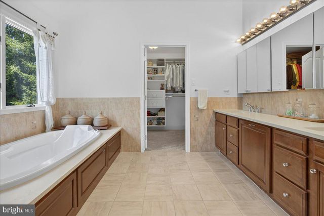 157 CHRISTOPHER DR, Princeton, NJ 08540