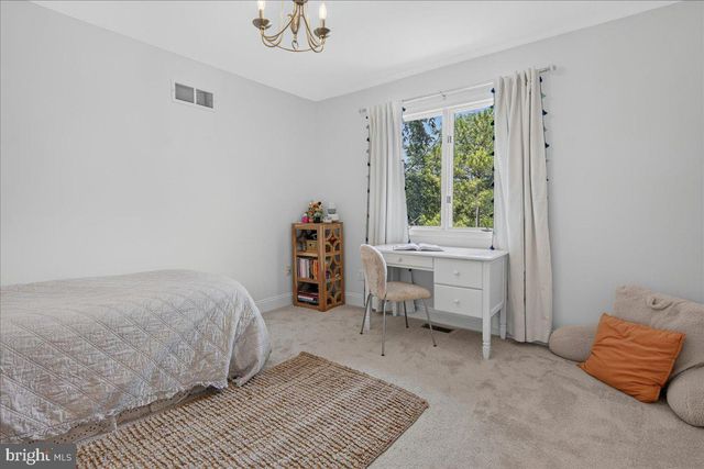 157 CHRISTOPHER DR, Princeton, NJ 08540