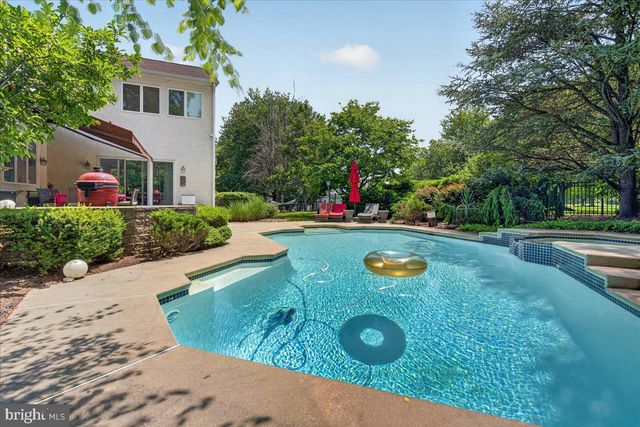 157 CHRISTOPHER DR, Princeton, NJ 08540