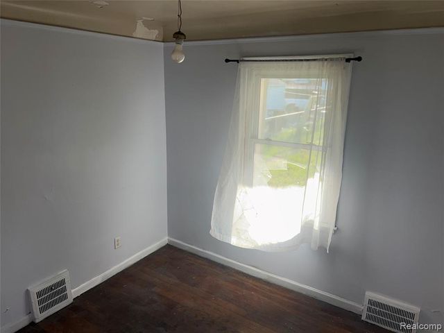 12641 Kelly Road, Detroit, MI 48224
