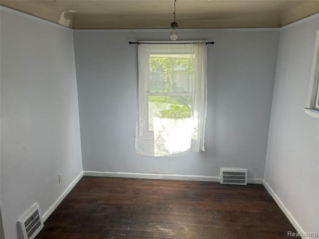 12641 Kelly Road, Detroit, MI 48224