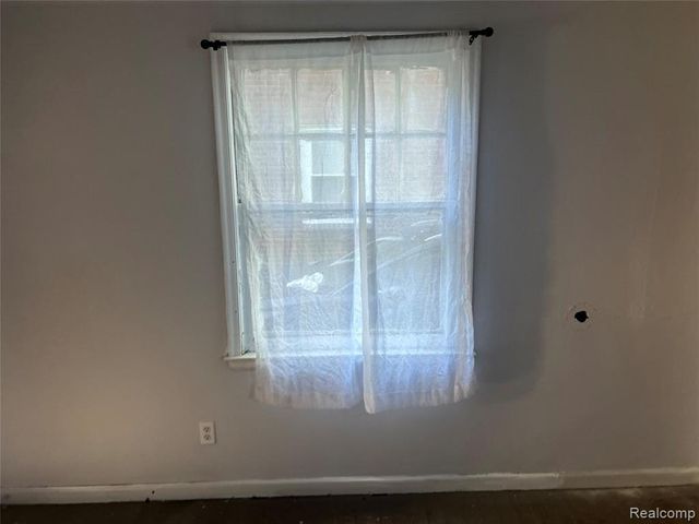 12641 Kelly Road, Detroit, MI 48224