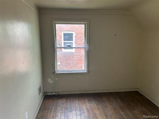 12641 Kelly Road, Detroit, MI 48224