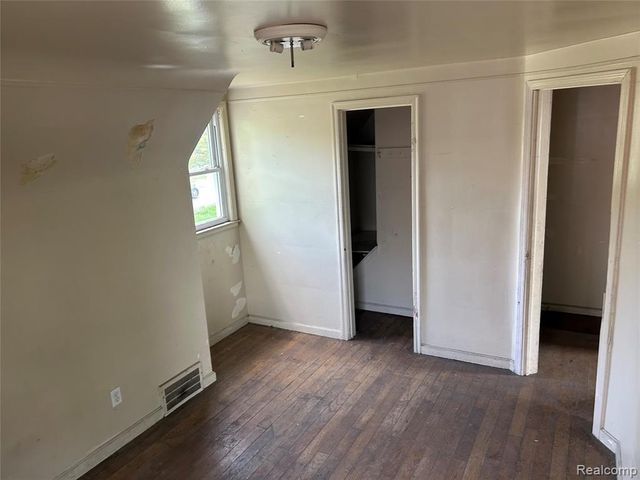 12641 Kelly Road, Detroit, MI 48224