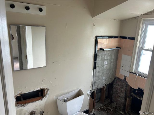 12641 Kelly Road, Detroit, MI 48224