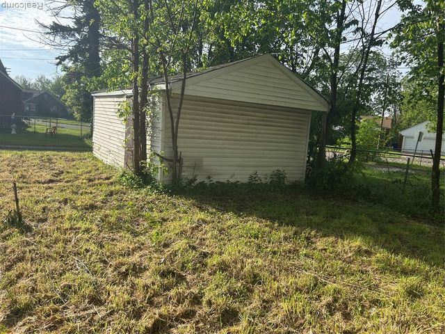 12641 Kelly Road, Detroit, MI 48224
