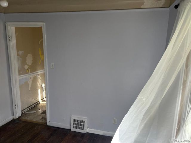 12641 Kelly Road, Detroit, MI 48224