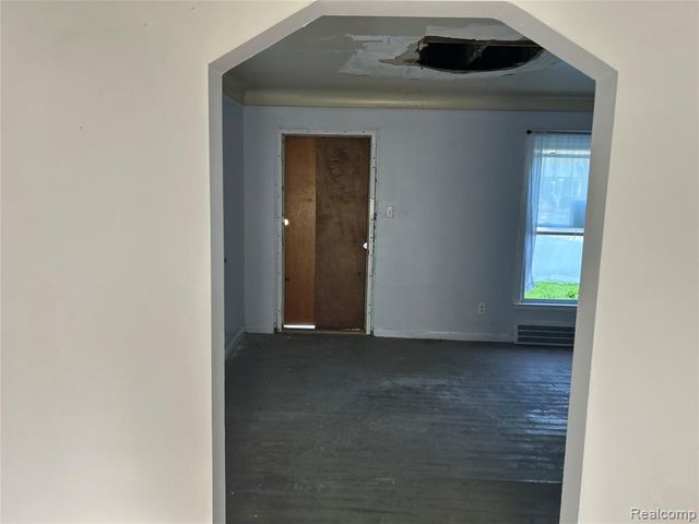 12641 Kelly Road, Detroit, MI 48224