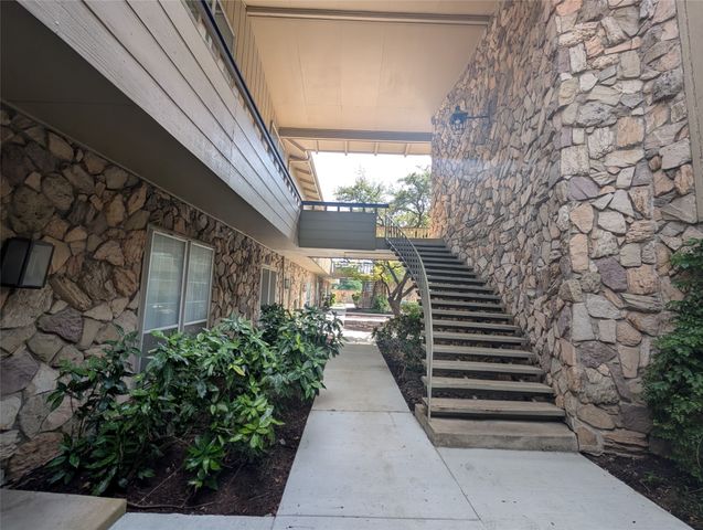 2923 Shelby Avenue, Dallas, TX 75219