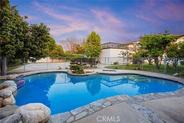 515 W Le Roy Avenue, Arcadia, CA 91007