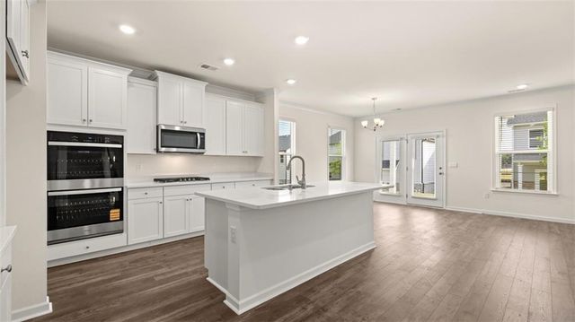 1907 Endress Circle, Hampton, GA 30228