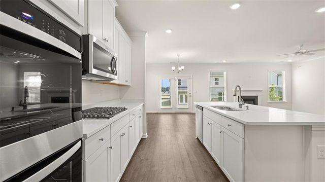 1907 Endress Circle, Hampton, GA 30228